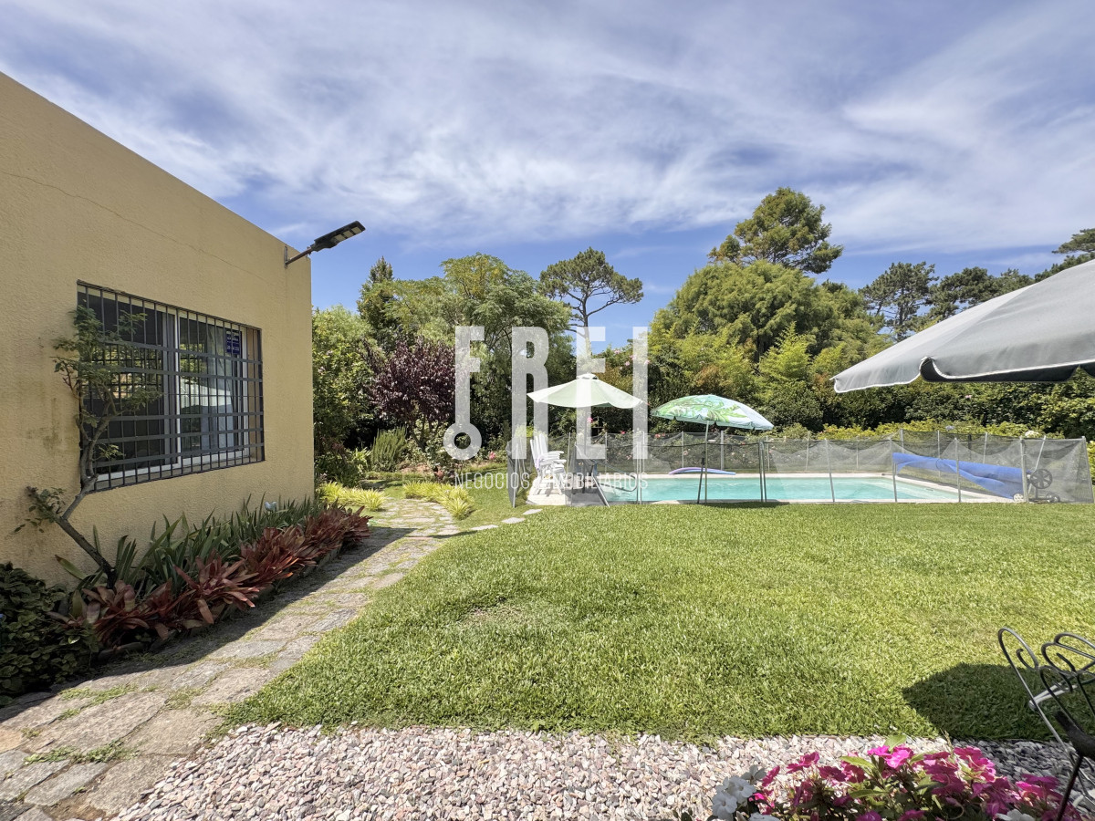 Casa ID.202 - Casa en venta Rincón del Indio Punta del Este 4 dormitorios