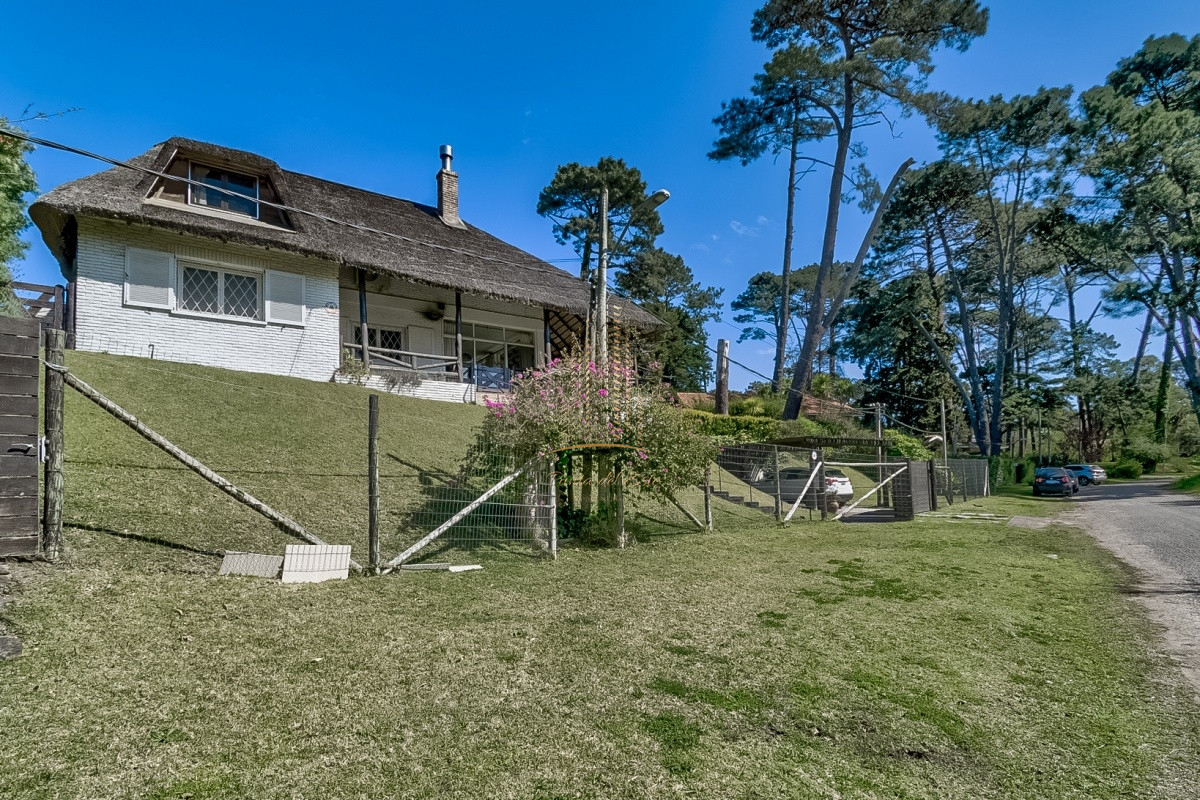 Casa ID.414 - Casa en venta Jardines de Córdoba Punta del Este