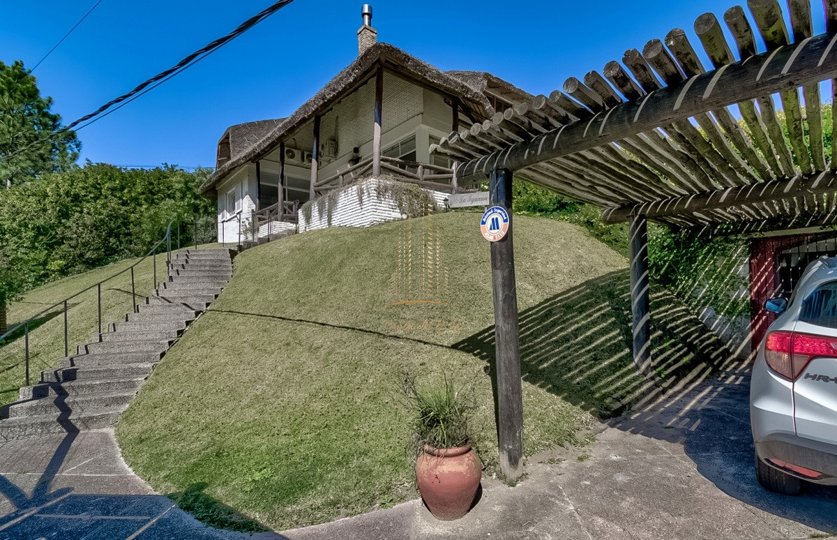 Casa ID.414 - Casa en venta Jardines de Córdoba Punta del Este