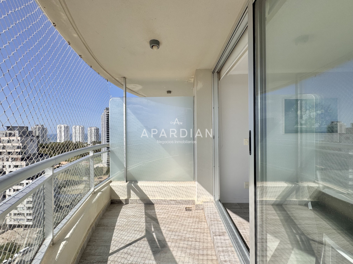 Apartamento ID.21099169 - Apartamento penthouse en venta Punta del Este, Ocean Drive Aidy grill