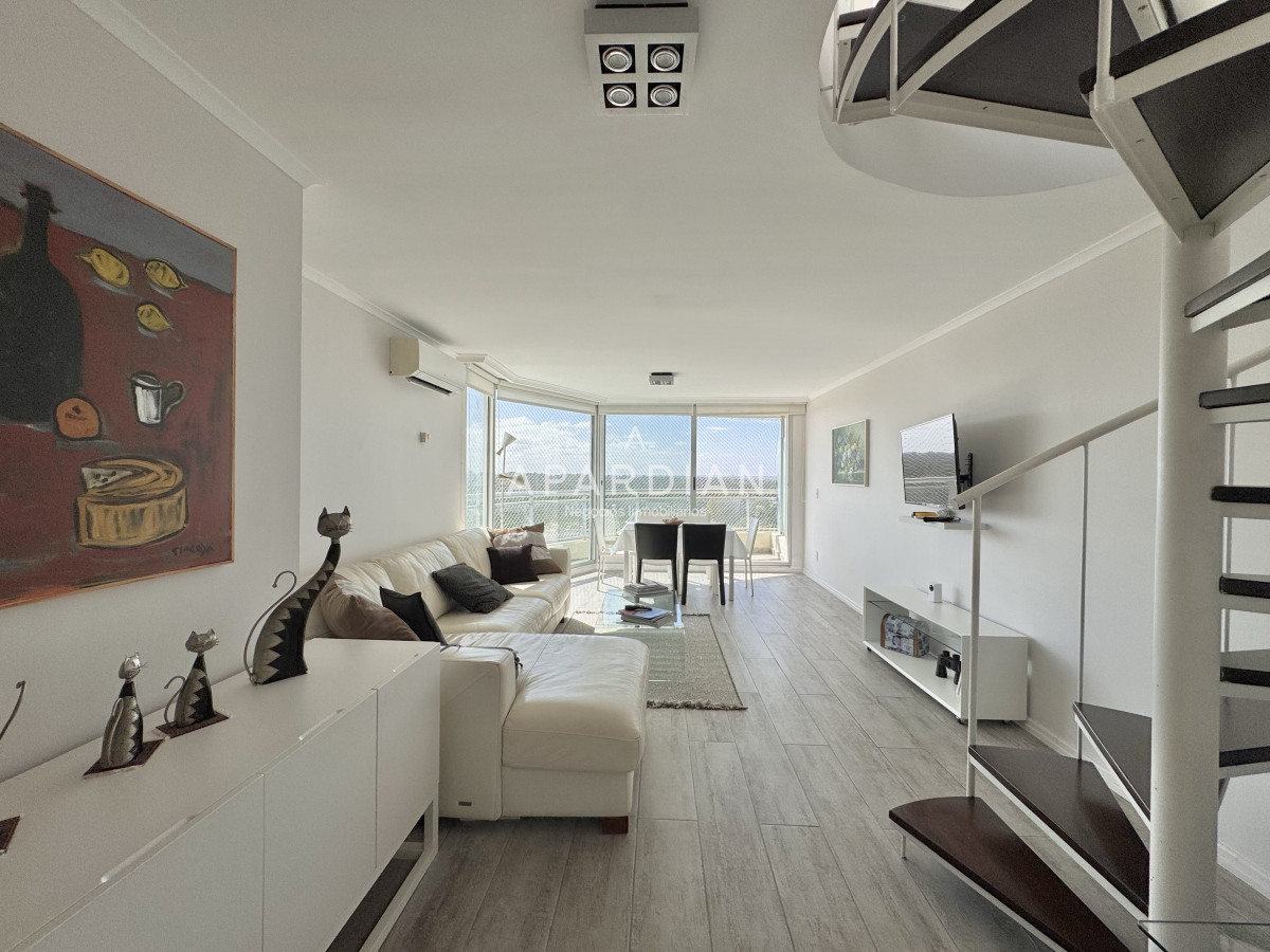 Apartamento ID.21099169 - Apartamento penthouse en venta Punta del Este, Ocean Drive Aidy grill