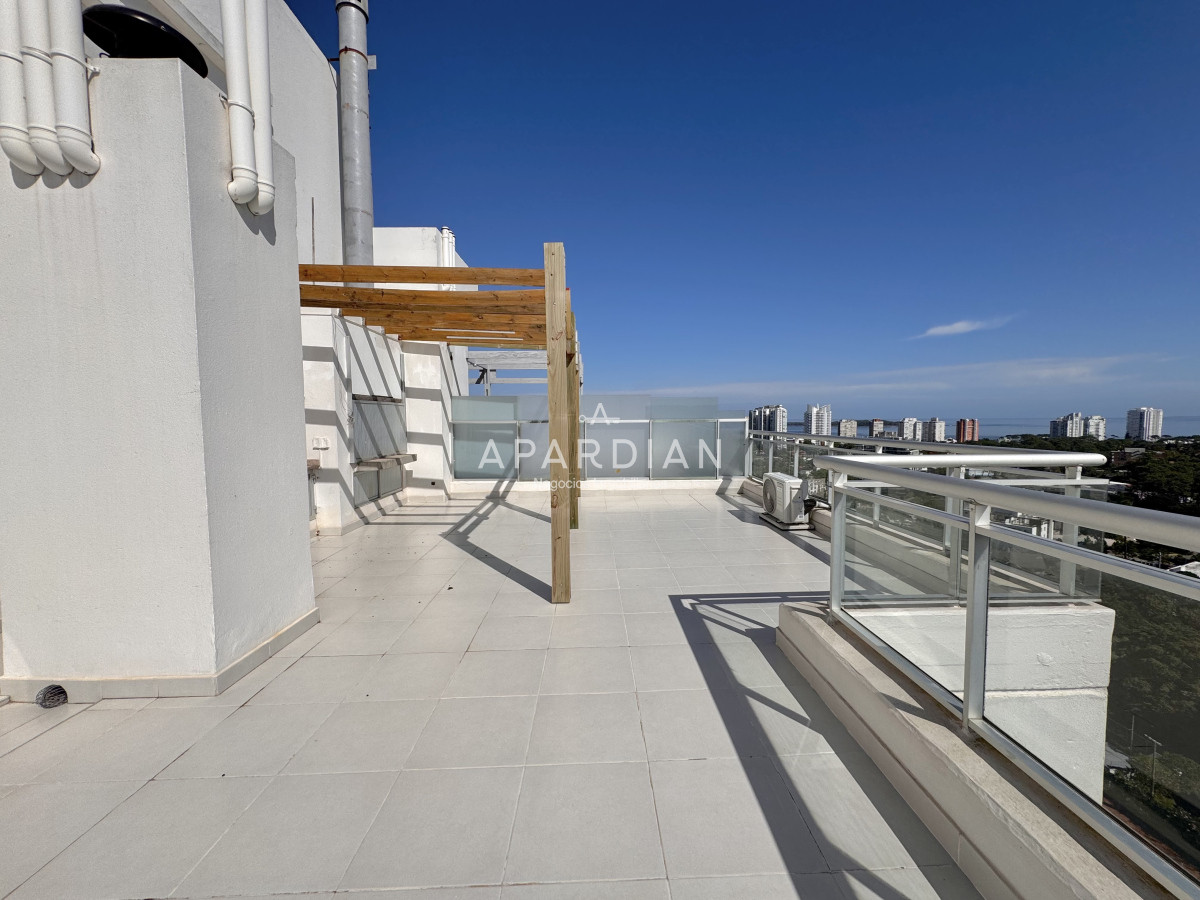 Apartamento ID.21099169 - Apartamento penthouse en venta Punta del Este, Ocean Drive Aidy grill