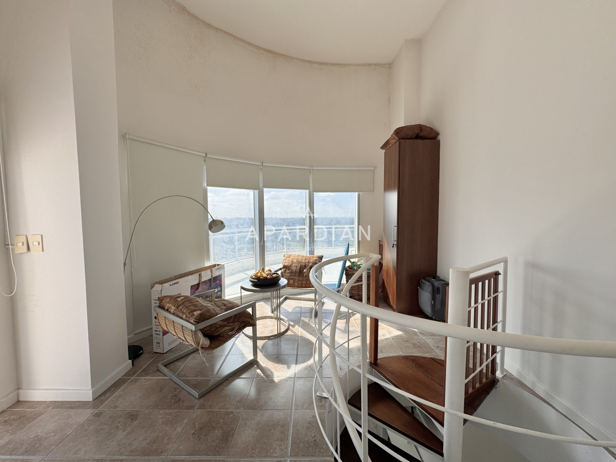 Apartamento ID.21099169 - Apartamento penthouse en venta Punta del Este, Ocean Drive Aidy grill