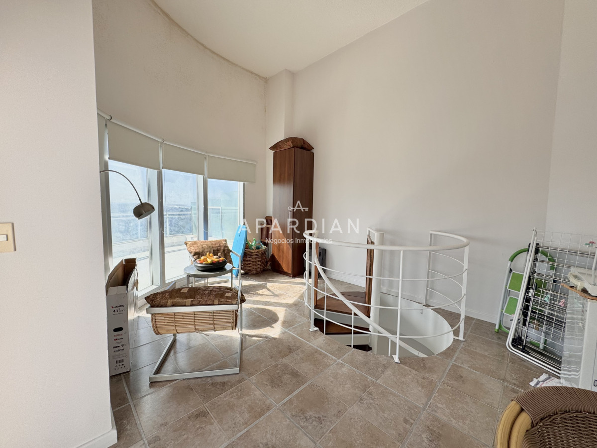 Apartamento ID.21099169 - Apartamento penthouse en venta Punta del Este, Ocean Drive Aidy grill