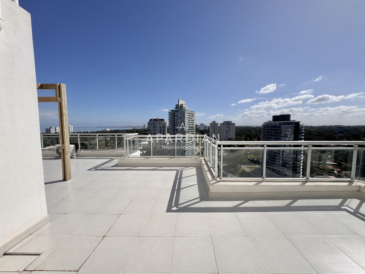 Apartamento ID.21099169 - Apartamento penthouse en venta Punta del Este, Ocean Drive Aidy grill