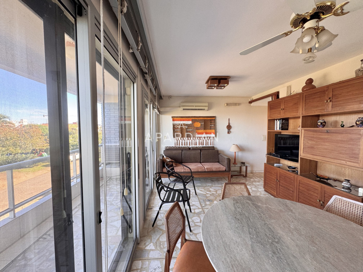 Apartamento ID.21097936 - Apartamento alquiler anual Punta del Este Playa Mansa