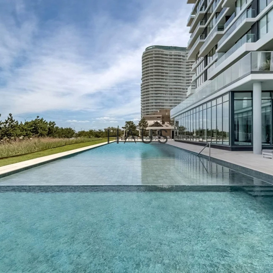 Apartamento ID.335 -  Tu Refugio en la Mansa: Elegancia y Confort a Pasos del Mar