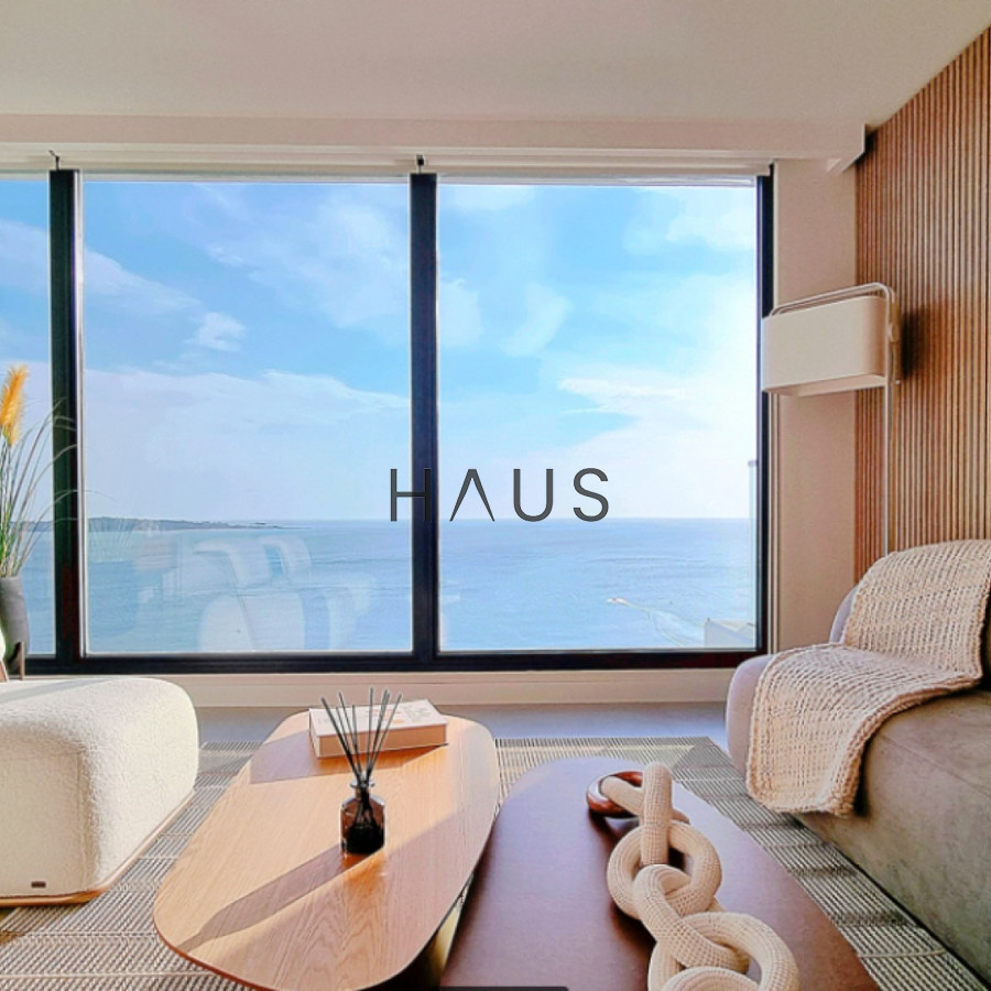 Apartamento ID.335 -  Tu Refugio en la Mansa: Elegancia y Confort a Pasos del Mar