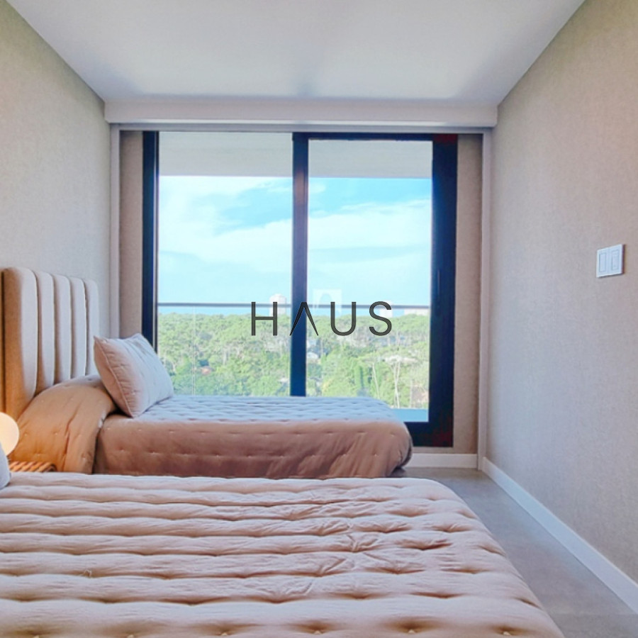 Apartamento ID.335 -  Tu Refugio en la Mansa: Elegancia y Confort a Pasos del Mar