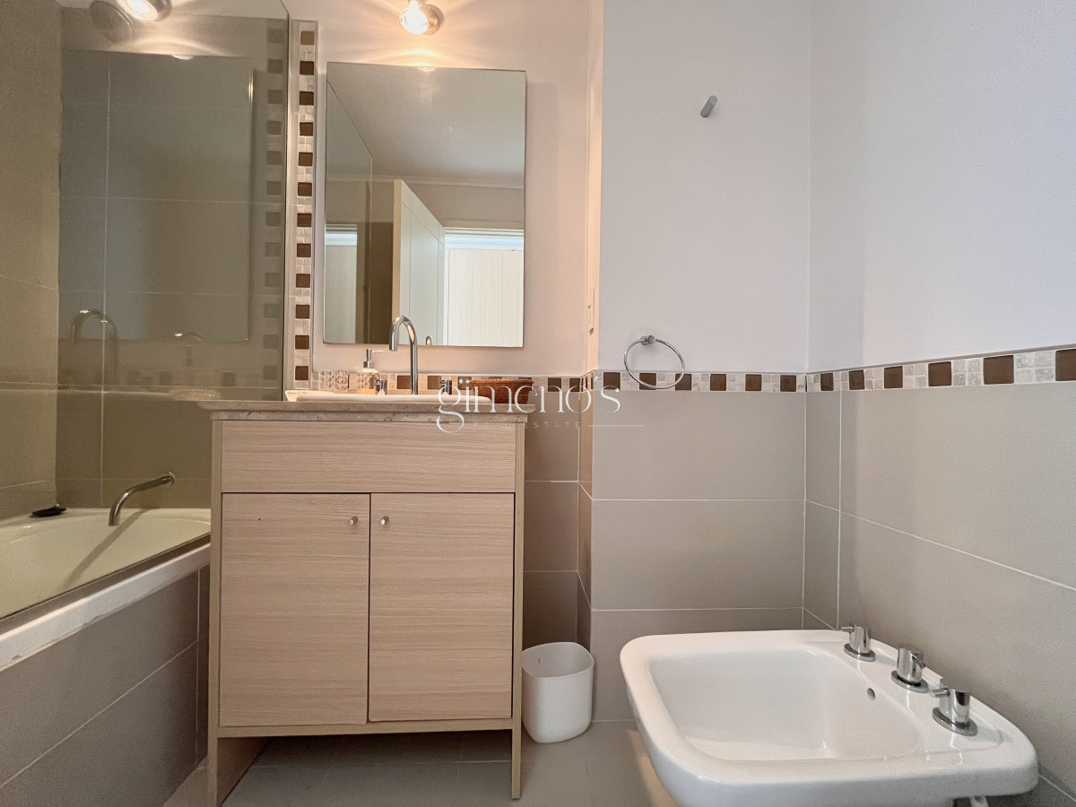 Apartamento ID.790 - Apartamento alquiler anual Punta del este 3 dormitorios más dependencia Aidy grill