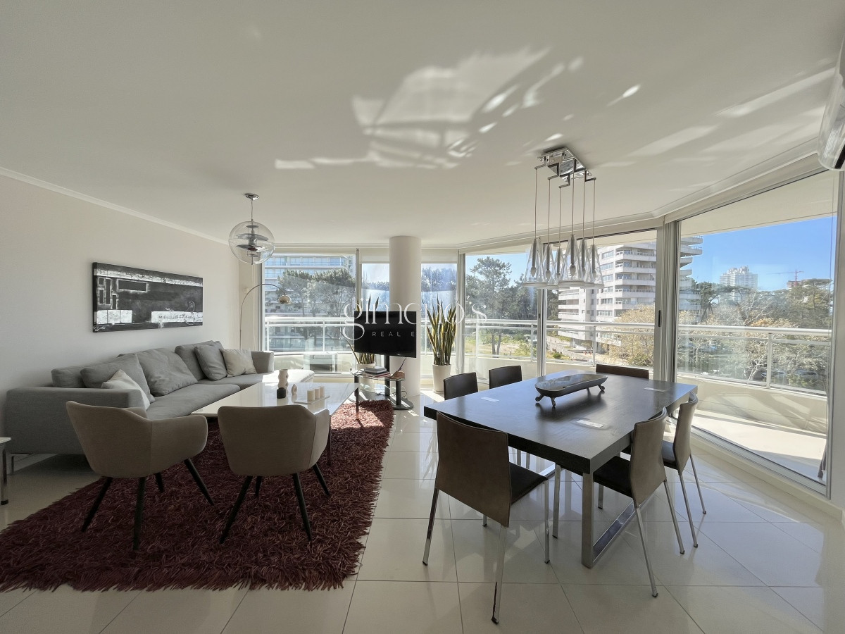 Apartamento ID.790 - Apartamento alquiler anual Punta del este 3 dormitorios más dependencia Aidy grill