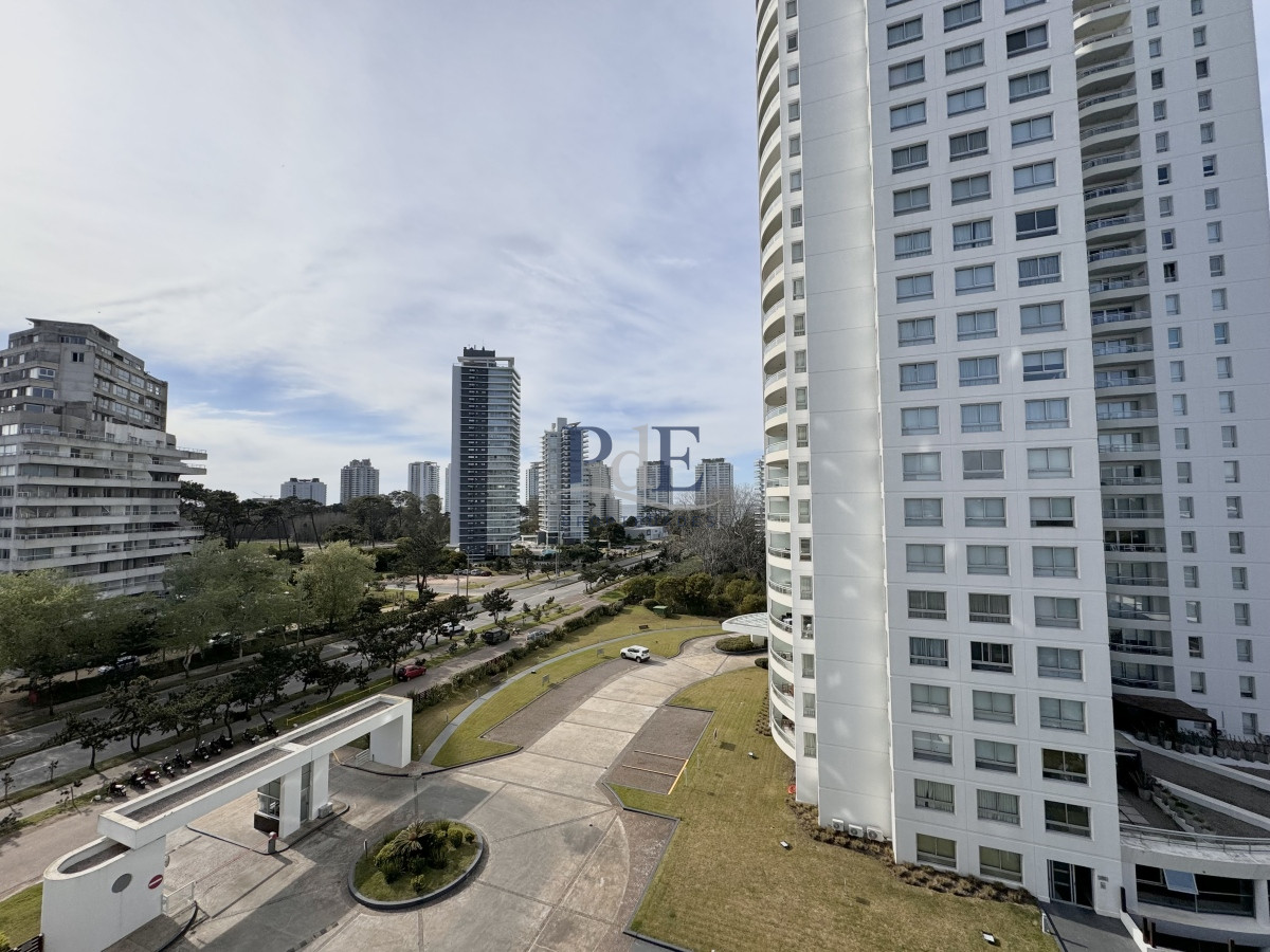 Apartamento en venta Ocean Drive Aidy Grill Punta del Este 3 dormitorios - Imagen 4