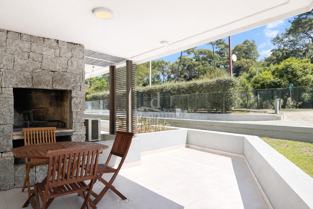 Apartamento en San Rafael | Planta con Terraza y Parrillero Exclusivo - Imagen 6