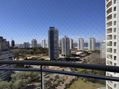 Apartamento en venta 2 dormitorios Aidy Grill Punta del Este Ocean Drive piso alto vista al mar