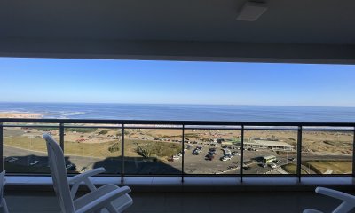 Apartamento en venta en Torre Imperiale 1, primera linea Punta del Este