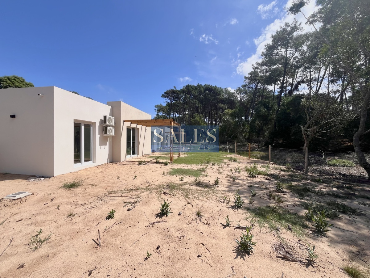 Casa ID.168 - Casas en venta en Chihuahua, Punta Ballena, a pasos mar.