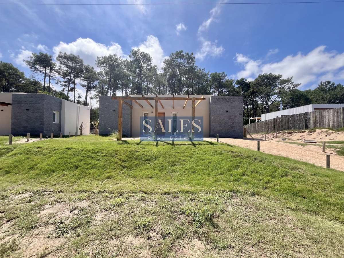 Casa ID.168 - Casas en venta en Chihuahua, Punta Ballena, a pasos mar.