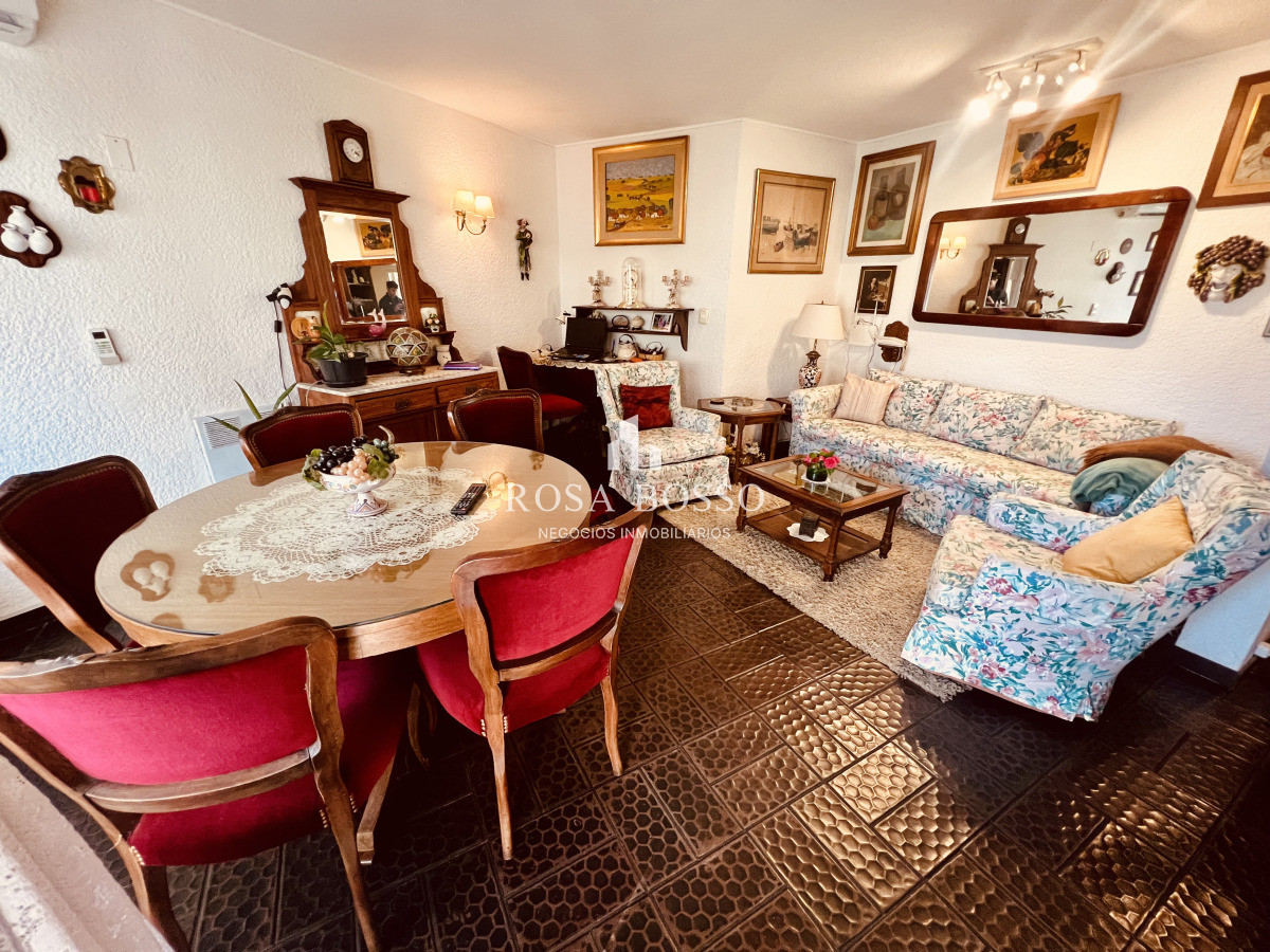 Apartamento ID.9786 - 2 Dorm. 3 Baños en Edifico Antibes