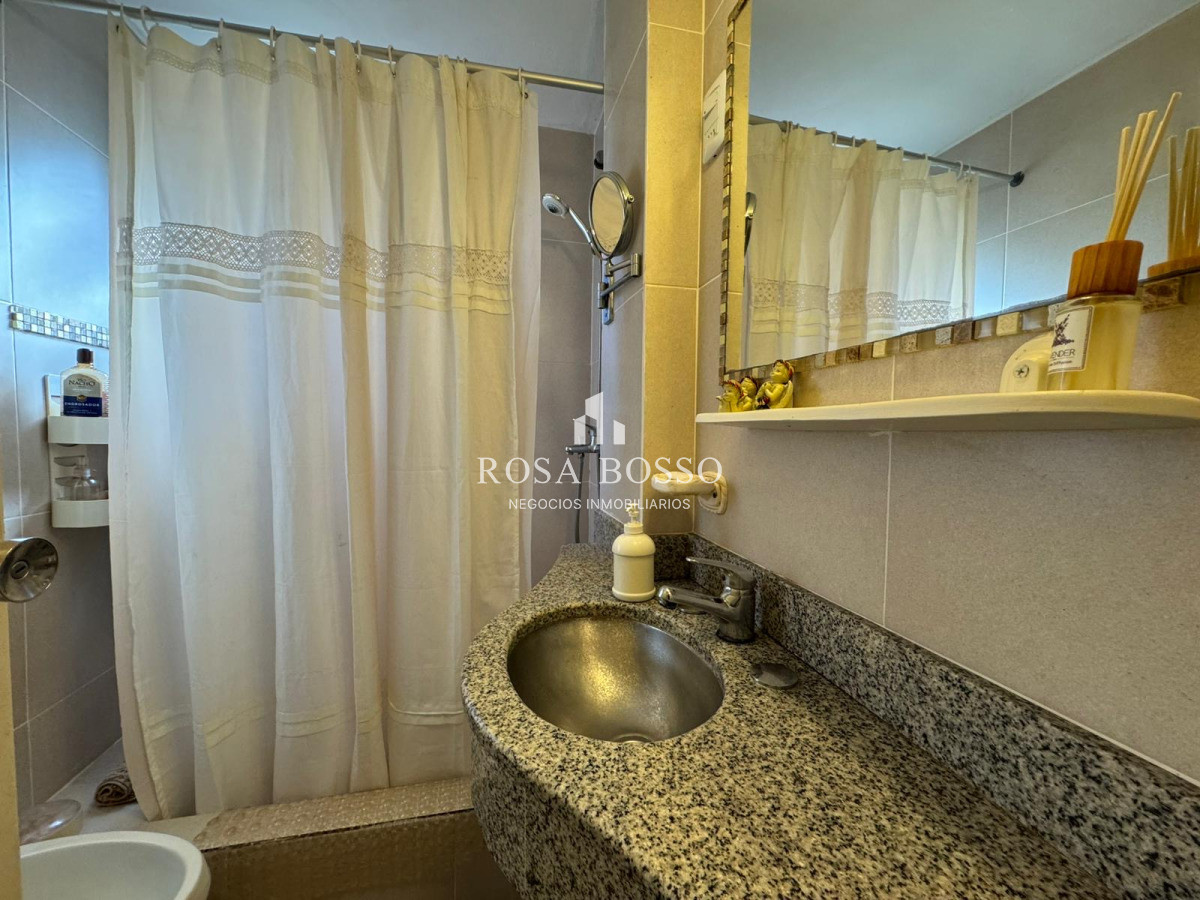 Apartamento ID.9786 - 2 Dorm. 3 Baños en Edifico Antibes