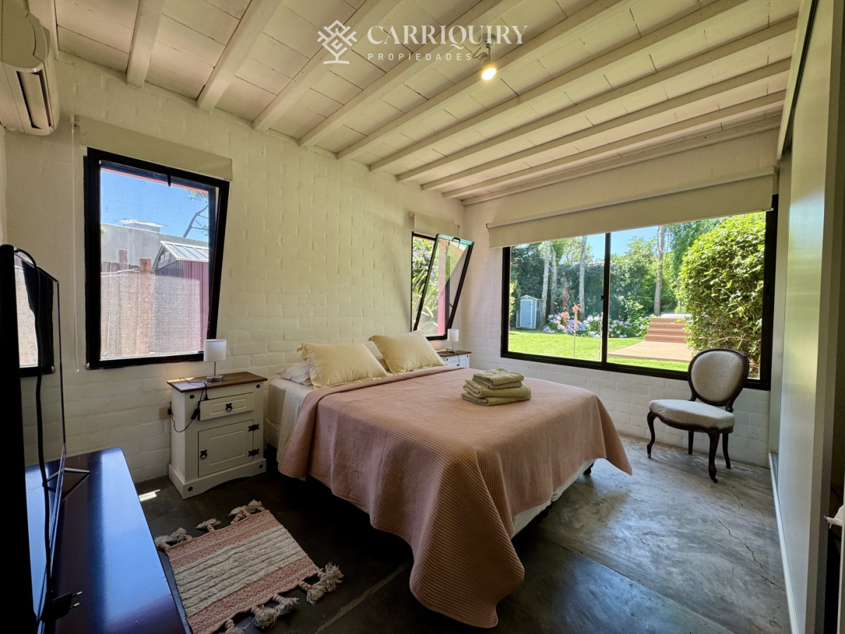Casa ID.9274/Casa-en-alquiler-de-Anualde-4-dormitorios-en-Playa-Mansa--Punta-del-Este- - Casa 2 dormitorios en Playa Mansa, parrillero, piscina y jacuzzi.
