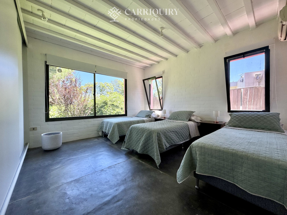Casa ID.9274/Casa-en-alquiler-de-Anualde-4-dormitorios-en-Playa-Mansa--Punta-del-Este- - Casa 2 dormitorios en Playa Mansa, parrillero, piscina y jacuzzi.
