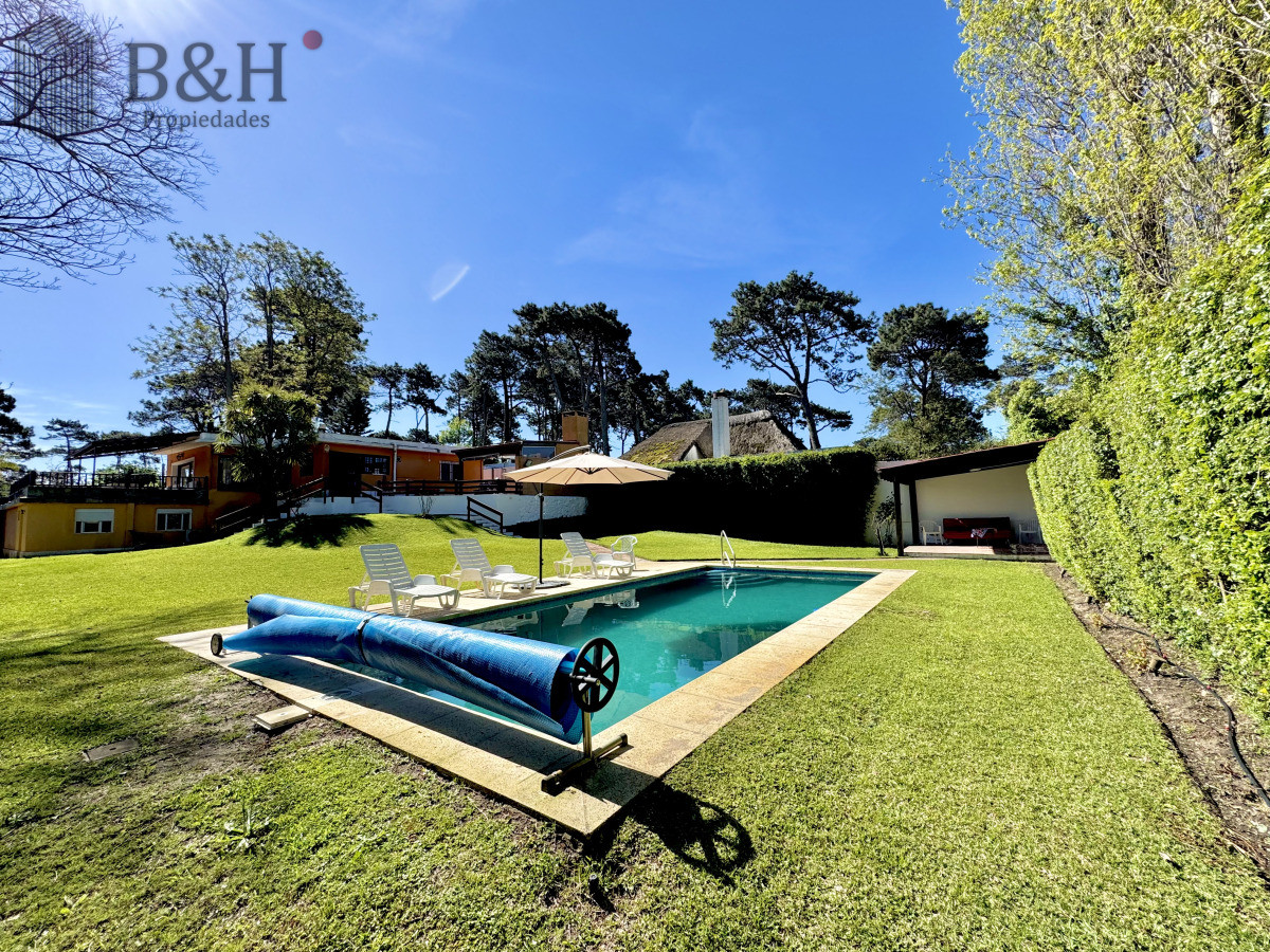 Casa ID.6015 - Chalet 4 dormitorios en alquiler temporal Punta del Este