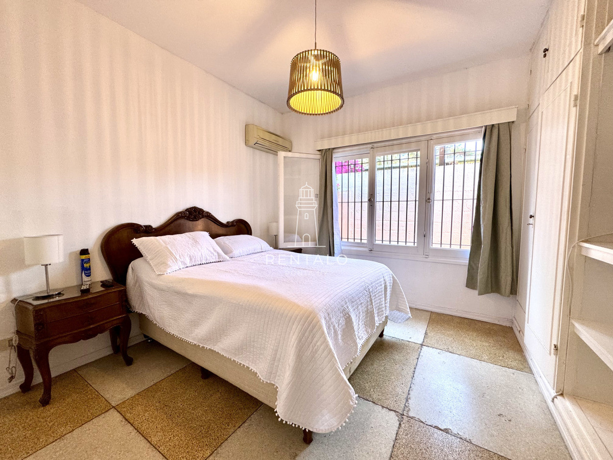Casa ID.1318 - Chalet 4 dormitorios en alquiler temporal Punta del Este