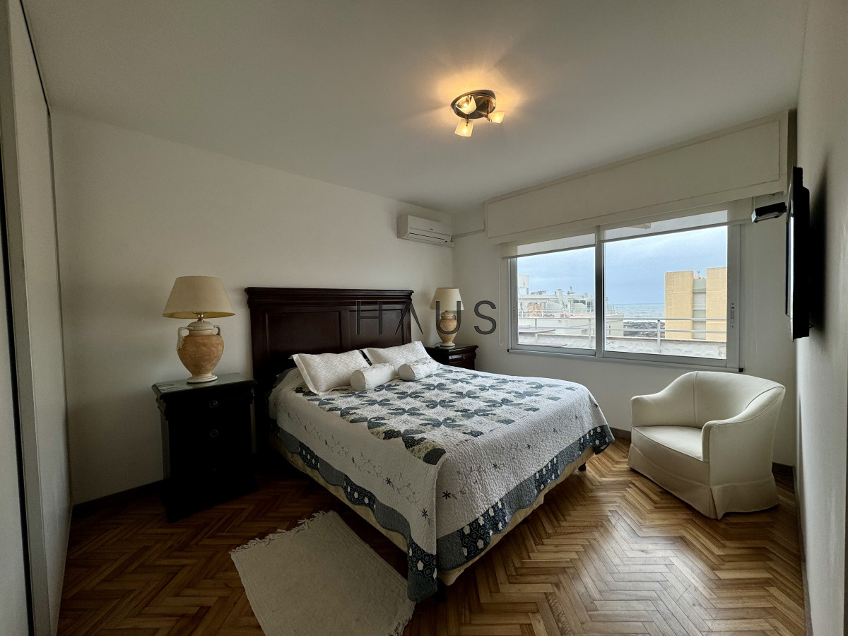 Apartamento ID.246 - Tu Refugio en la Península: Elegancia y Comodidad a Pasos del Mar
