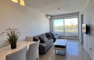Depto 1 dormitorio con balcón zona Shopping Punta del Este