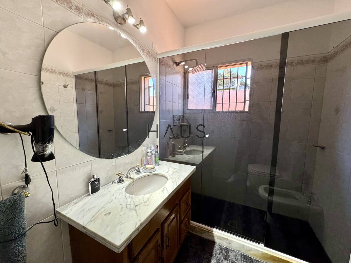 Casa ID.233 - Chalet 4 dormitorios en alquiler temporal Punta del Este