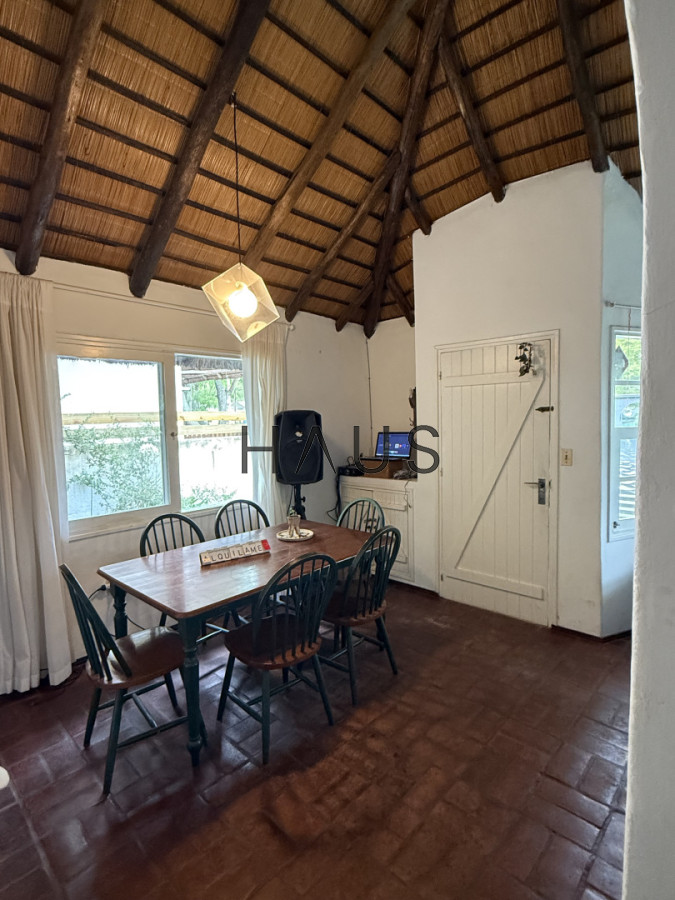 Casa ID.518 - ALQUILER TEMPORAL CASA EN LA BARRA, PUNTA DEL ESTE. CAPACIDAD 9 PERSONAS.