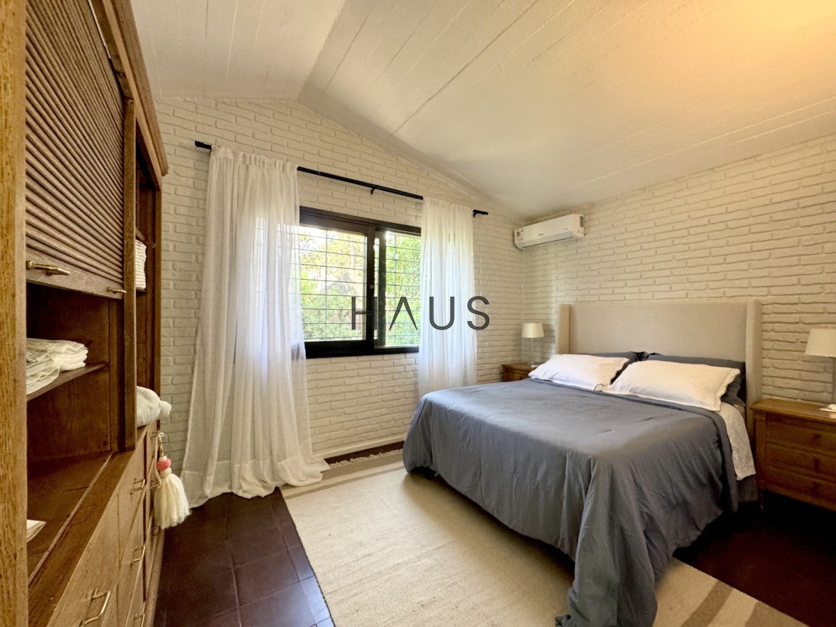 Casa ID.253 -  Tu Refugio Ideal en Pinares: A Pasos del Mar