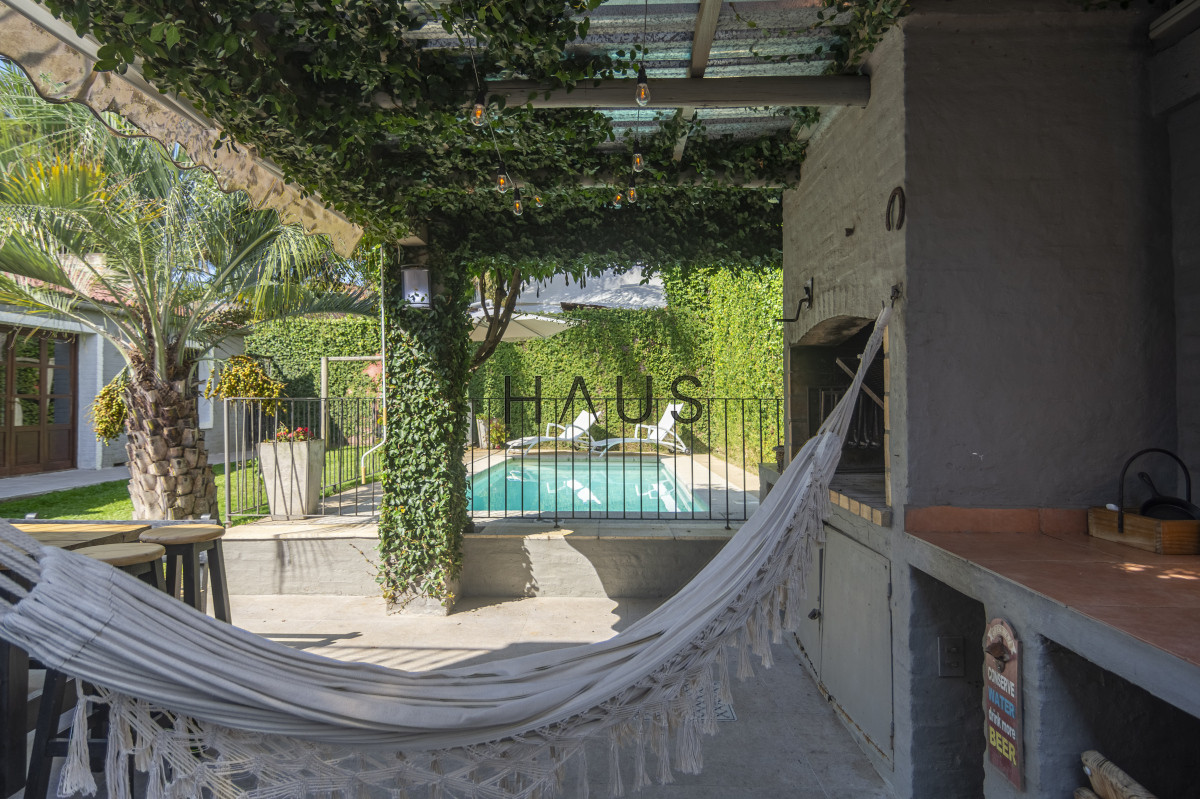 Casa ID.53 - HERMOSA CASA EN VENTA 3 DORMITORIOS+ CASA DE HUESPEDES PISCINA Y PARRILLERO
