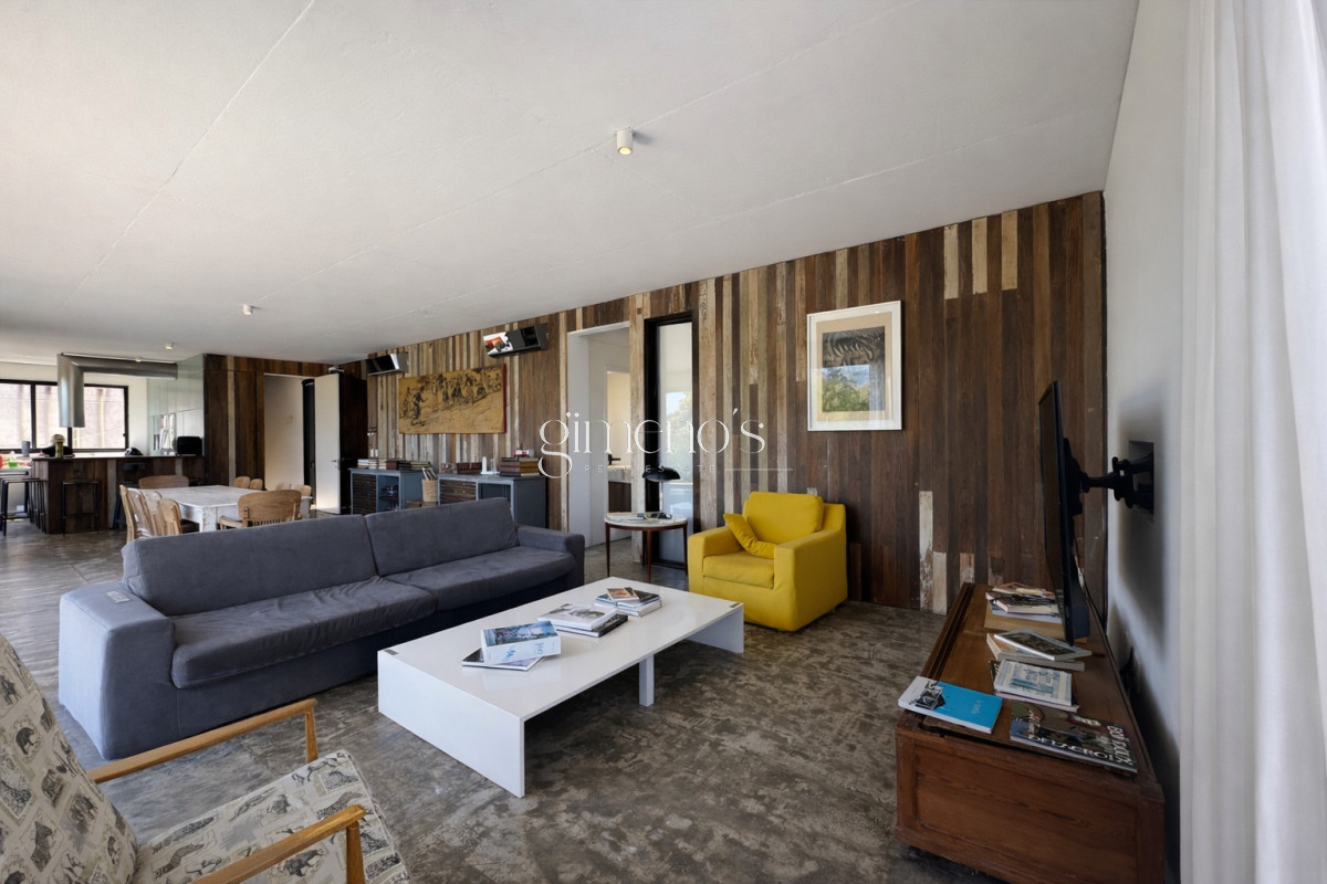 Casa ID.971 - Casa en venta 6 Dormitorios en Punta piedras Manantiales - Punta del Este