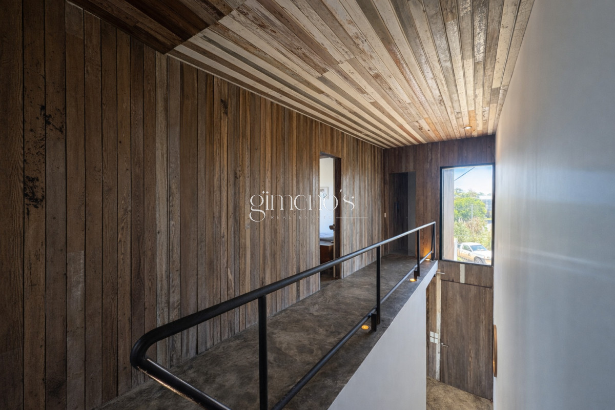 Casa ID.971 - Casa en venta 6 Dormitorios en Punta piedras Manantiales - Punta del Este