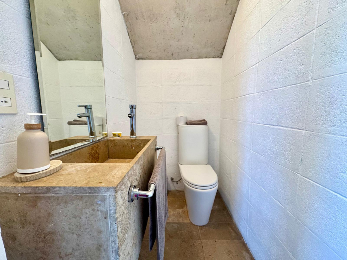 Casa ID.303 - Casa en venta en Punta piedras Manantiales