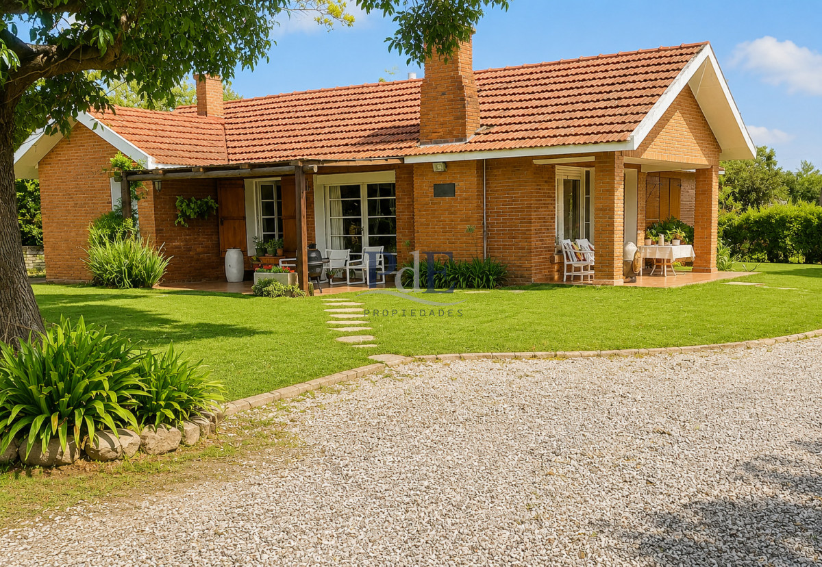 Casa en Las Delicias, Maldonado. 4 dormitorios, terreno de 1020 m² - Imagen 2