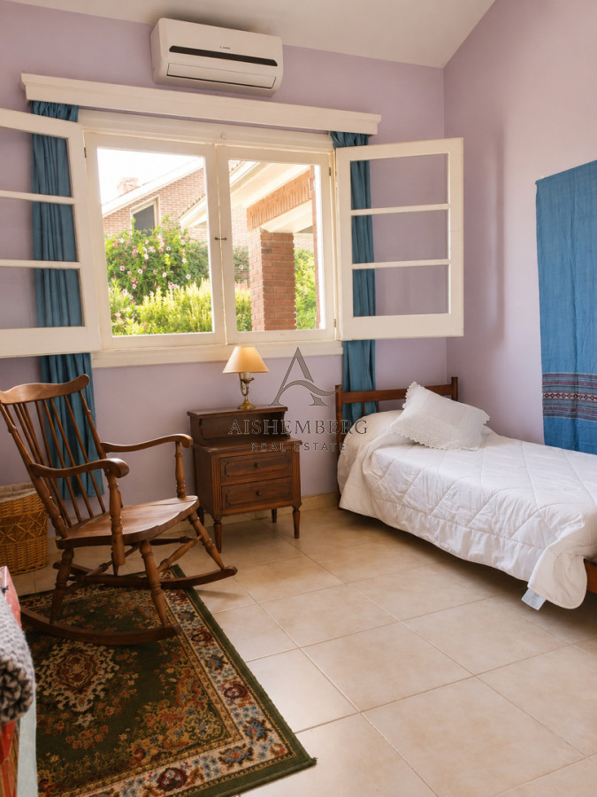 Casa ID.5611 - CASA 4 DORMITORIOS EN PLAYA MANSA