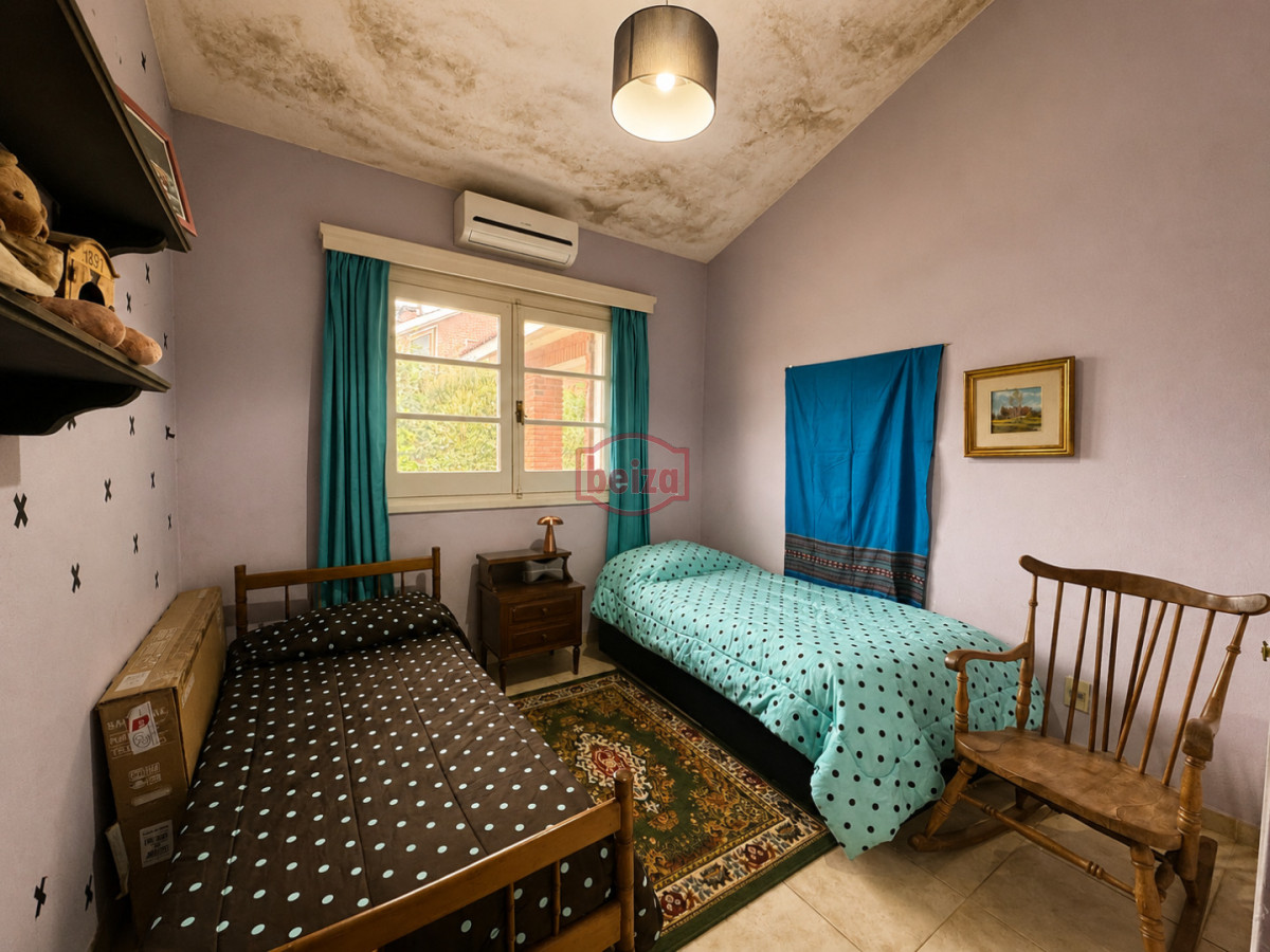 Casa ID.167307/Casa-en-venta-en-Jardines-de-Cordoba-,-excelente-zona- - CASA 4 DORMITORIOS EN PLAYA MANSA
