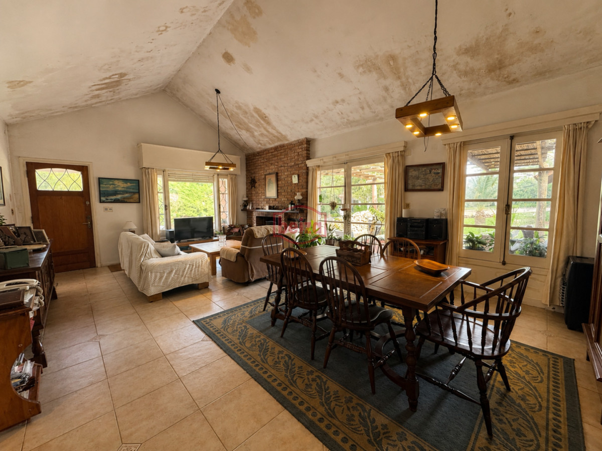 Casa ID.167307/Casa-en-venta-en-Jardines-de-Cordoba-,-excelente-zona- - CASA 4 DORMITORIOS EN PLAYA MANSA