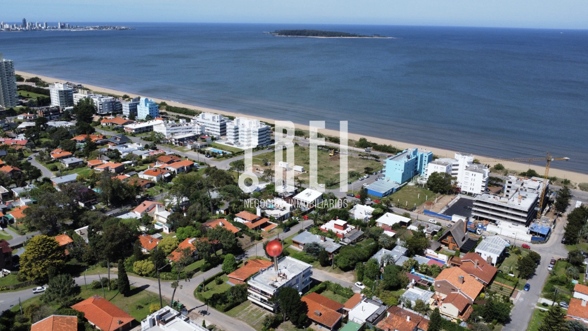 Apartamento ID.625 - Departamento 2 dormitorios en Playa Mansa. Alquiler de verano