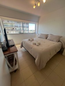 Apto 2 Dormitorios y 2 Baños con vista única