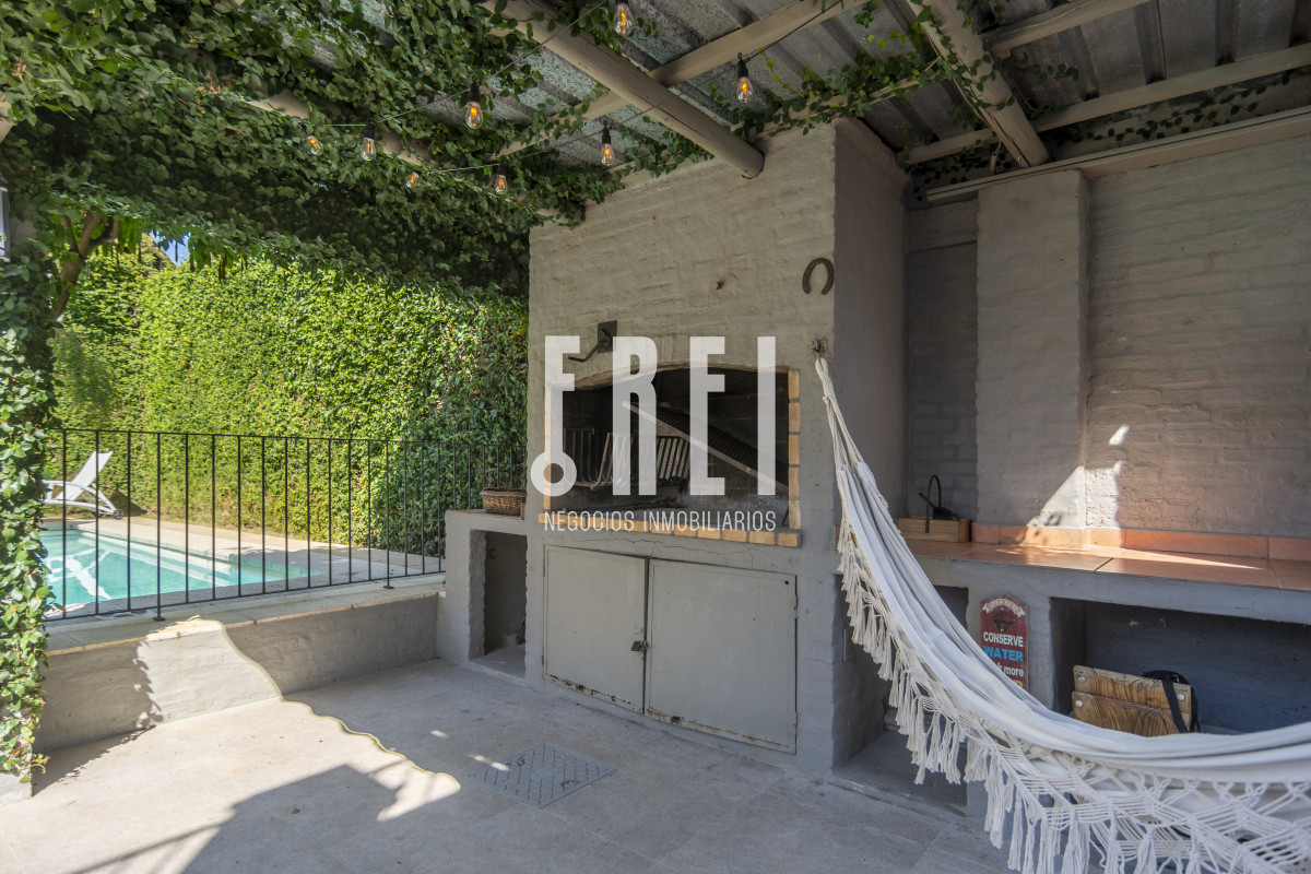 Casa ID.88 - HERMOSA CASA EN VENTA 3 DORMITORIOS+ CASA DE HUESPEDES PISCINA Y PARRILLERO
