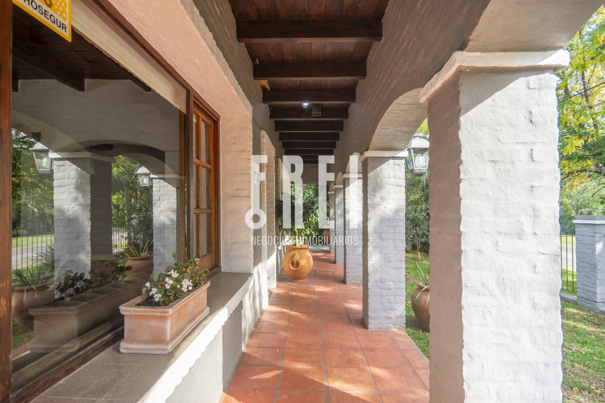 Casa ID.88 - HERMOSA CASA EN VENTA 3 DORMITORIOS+ CASA DE HUESPEDES PISCINA Y PARRILLERO