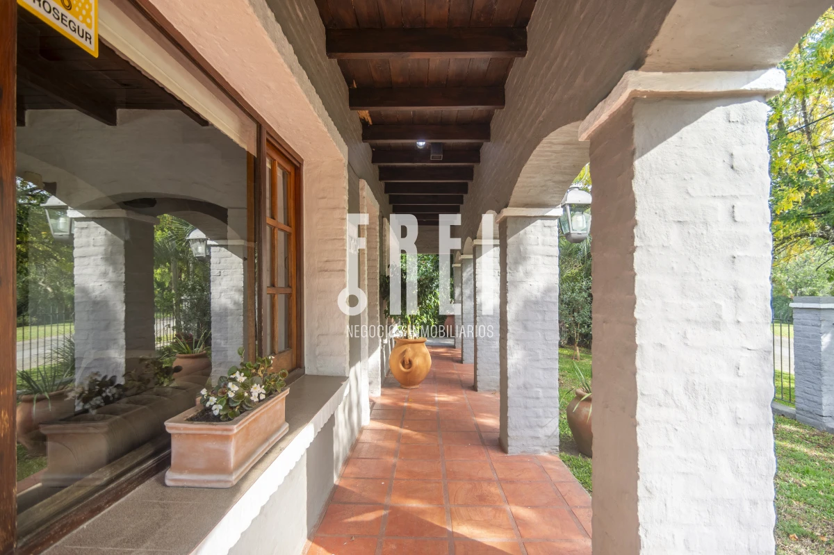 Casa ID.88 - HERMOSA CASA EN VENTA 3 DORMITORIOS+ CASA DE HUESPEDES PISCINA Y PARRILLERO