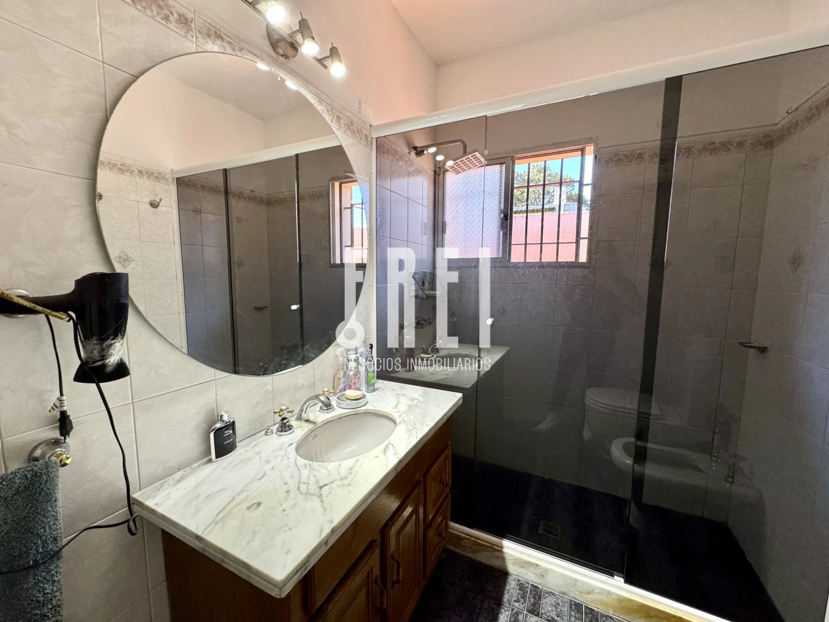 Casa ID.621 - Chalet 4 dormitorios en alquiler temporal Punta del Este