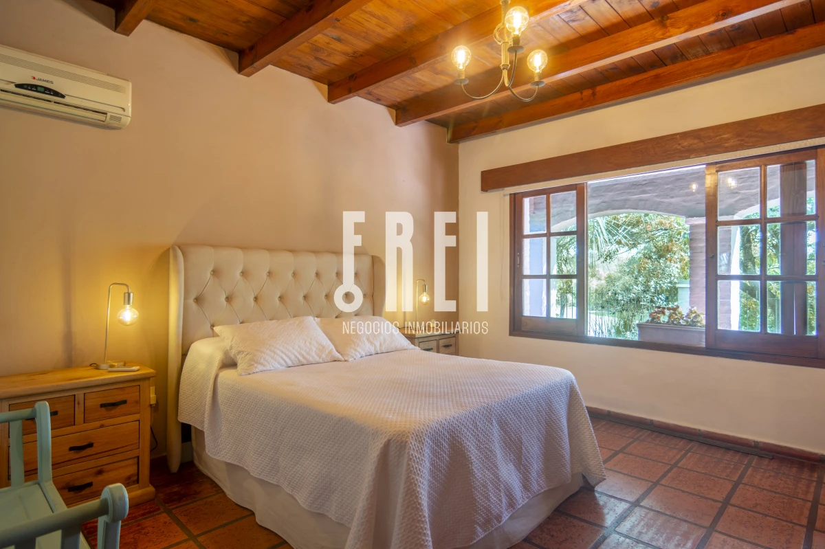 Casa ID.88 - HERMOSA CASA EN VENTA 3 DORMITORIOS+ CASA DE HUESPEDES PISCINA Y PARRILLERO