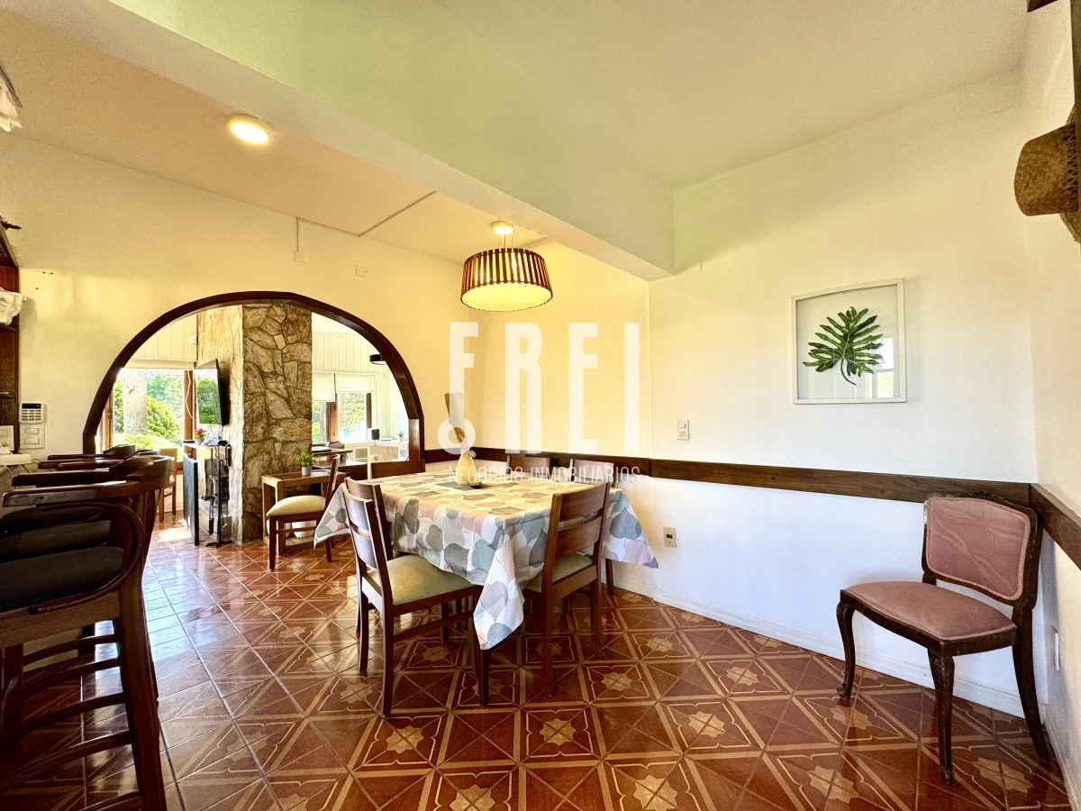 Casa ID.621 - Chalet 4 dormitorios en alquiler temporal Punta del Este
