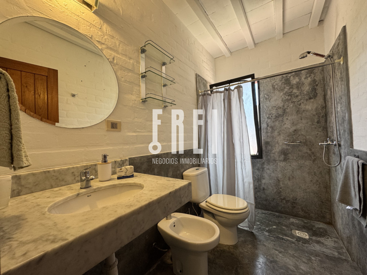 Casa ID.637 - Casa 2 dormitorios en Pinares, parrillero, piscina y jacuzzi.