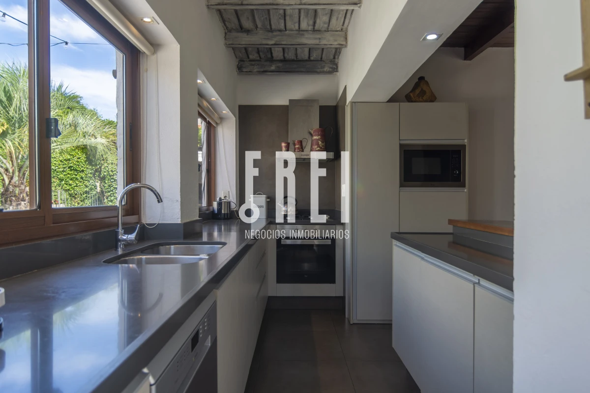 Casa ID.88 - HERMOSA CASA EN VENTA 3 DORMITORIOS+ CASA DE HUESPEDES PISCINA Y PARRILLERO